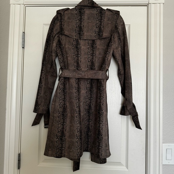 Women’s Snakeskin Trench Coat Jacket - Picture 4 of 7